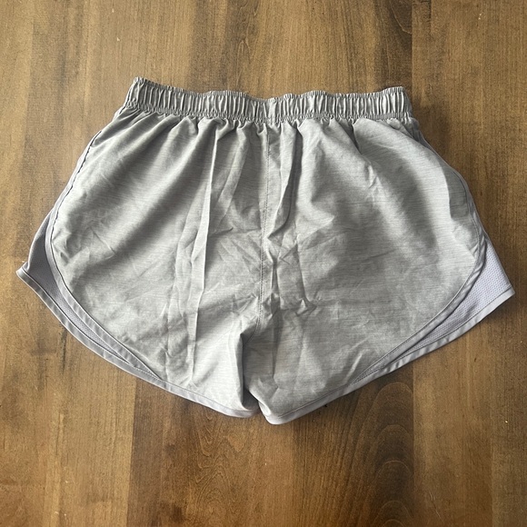 Nike running shorts - Picture 3 of 3